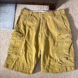 Express Yellow Cargo Shorts Relaxed Fit men’s 34 pockets summer casual